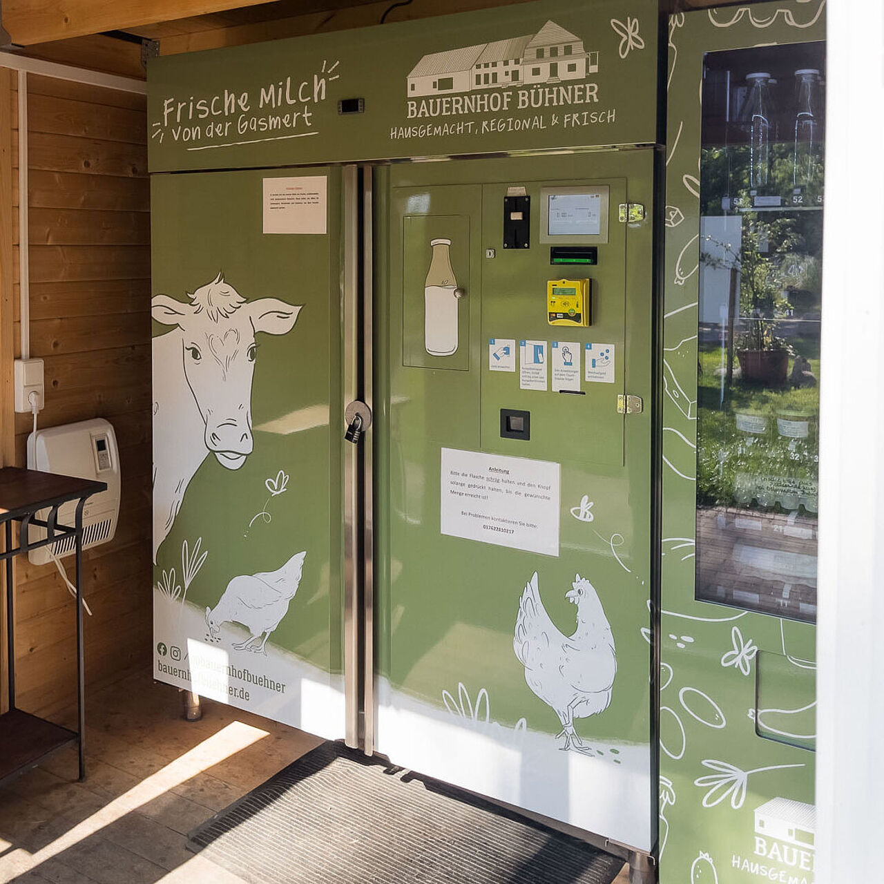 Selbstbedienungsautomaten für Milch, Eier und Grillfleisch auf dem Bauernhof Bühner in Herscheid