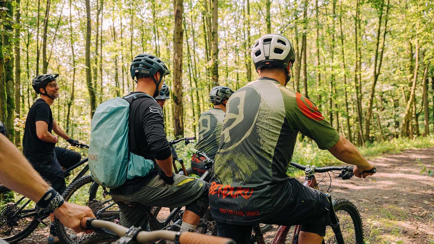 Mountainbiker auf dem Eisenwald Trail in Iserlohn im Märkischen Sauerland