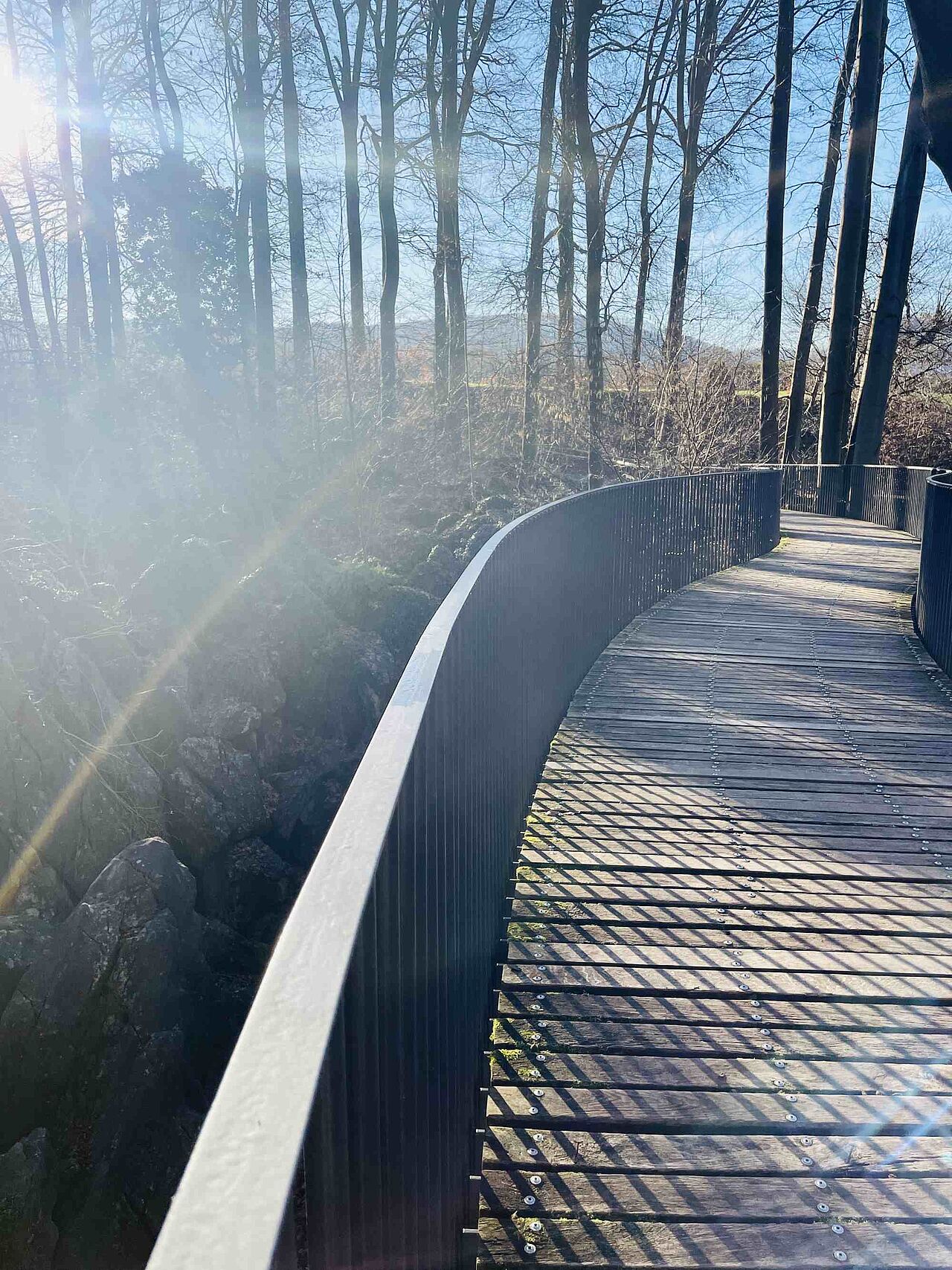 Diese Brücke ist definitiv keine wackelige Angelegenheit