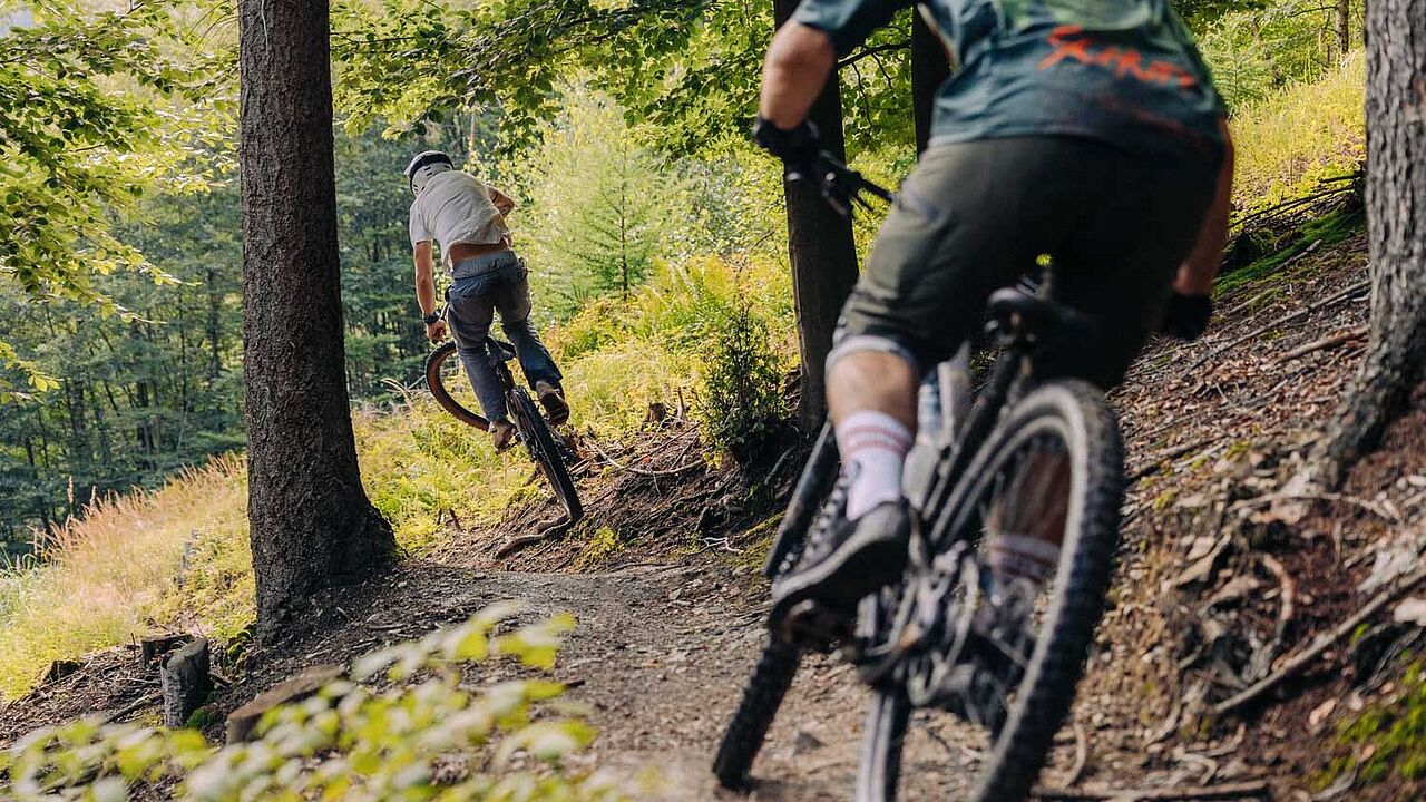 Mountainbiker auf dem Eisenwald Trail in Iserlohn im Märkischen Sauerland