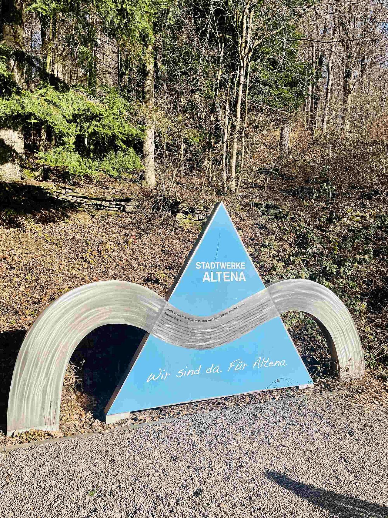 Ein Hauch Kunst: Die Installation der Stadtwerke Altena an der Fuelbecker Talsperre