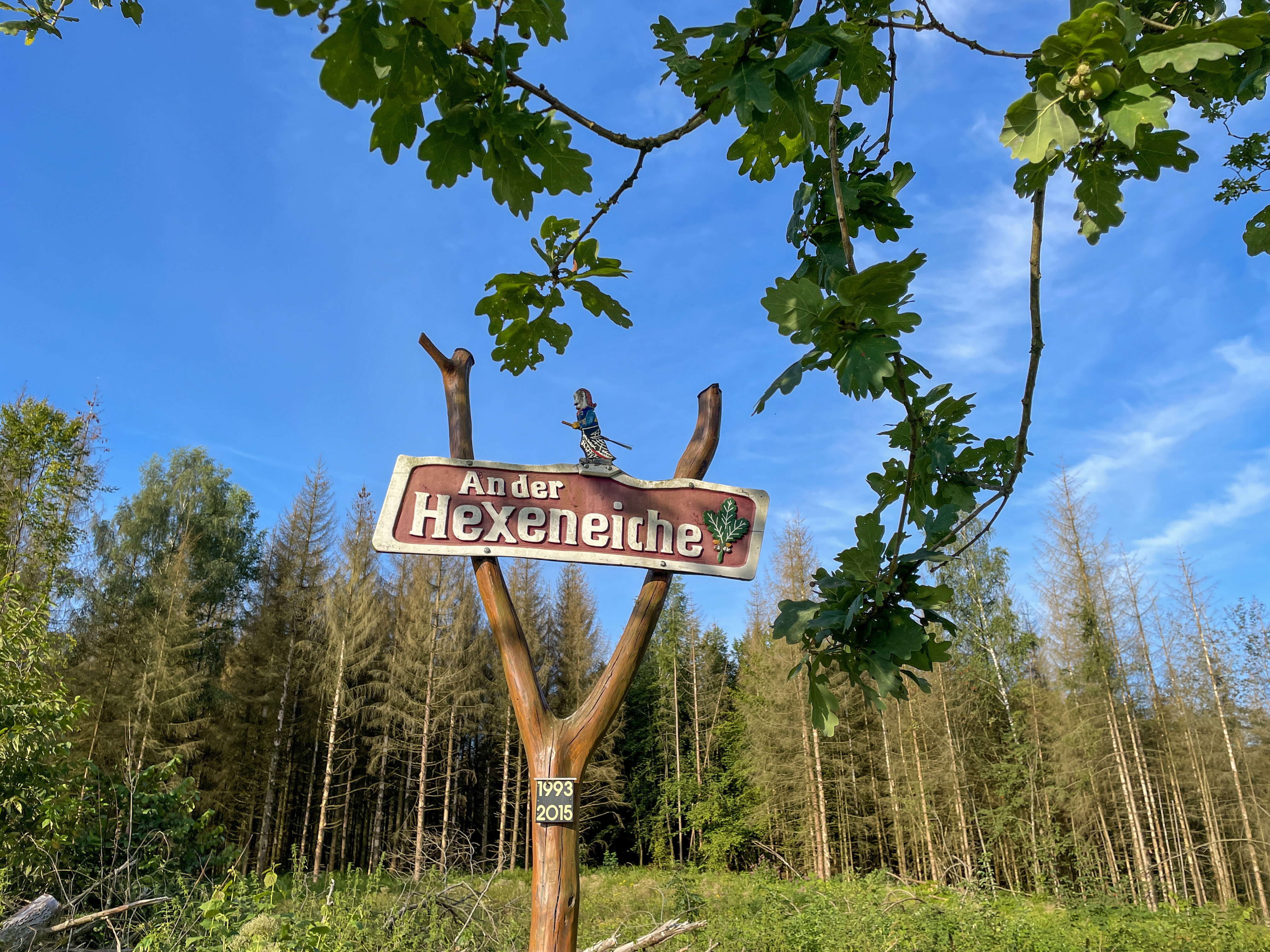 Schild an der Hexeneiche