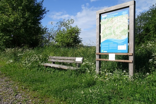 Sagenbank mit Infoschild