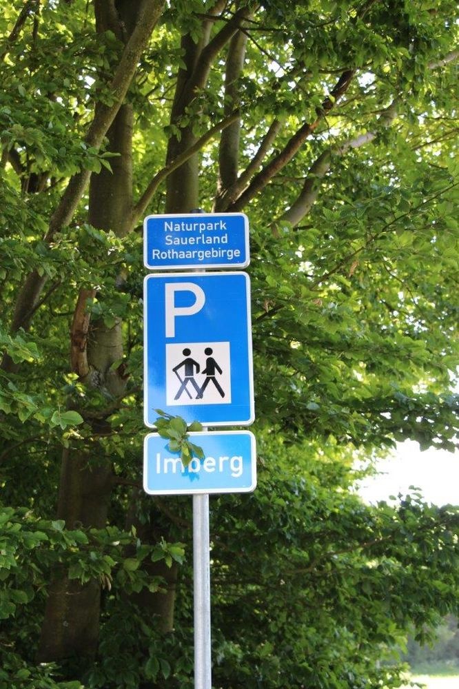 Verkehrszeichen zum Wanderparkplatz Imberg