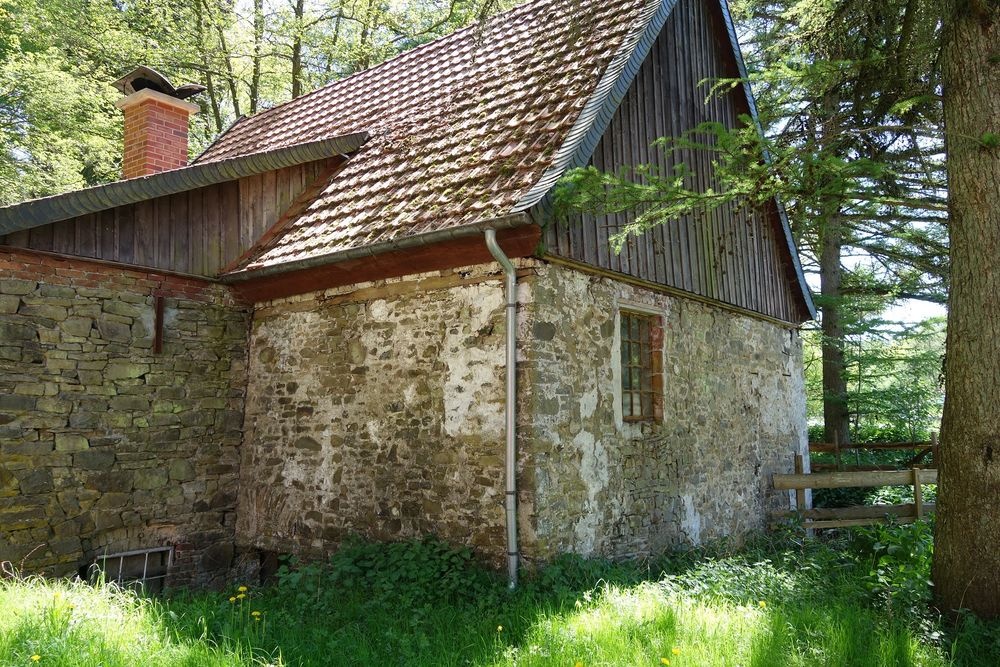 Das alte Bruchsteingebäude