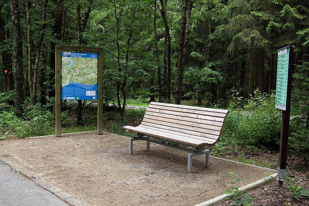 Rastplatz am Wanderparkplatz Piener Kopf