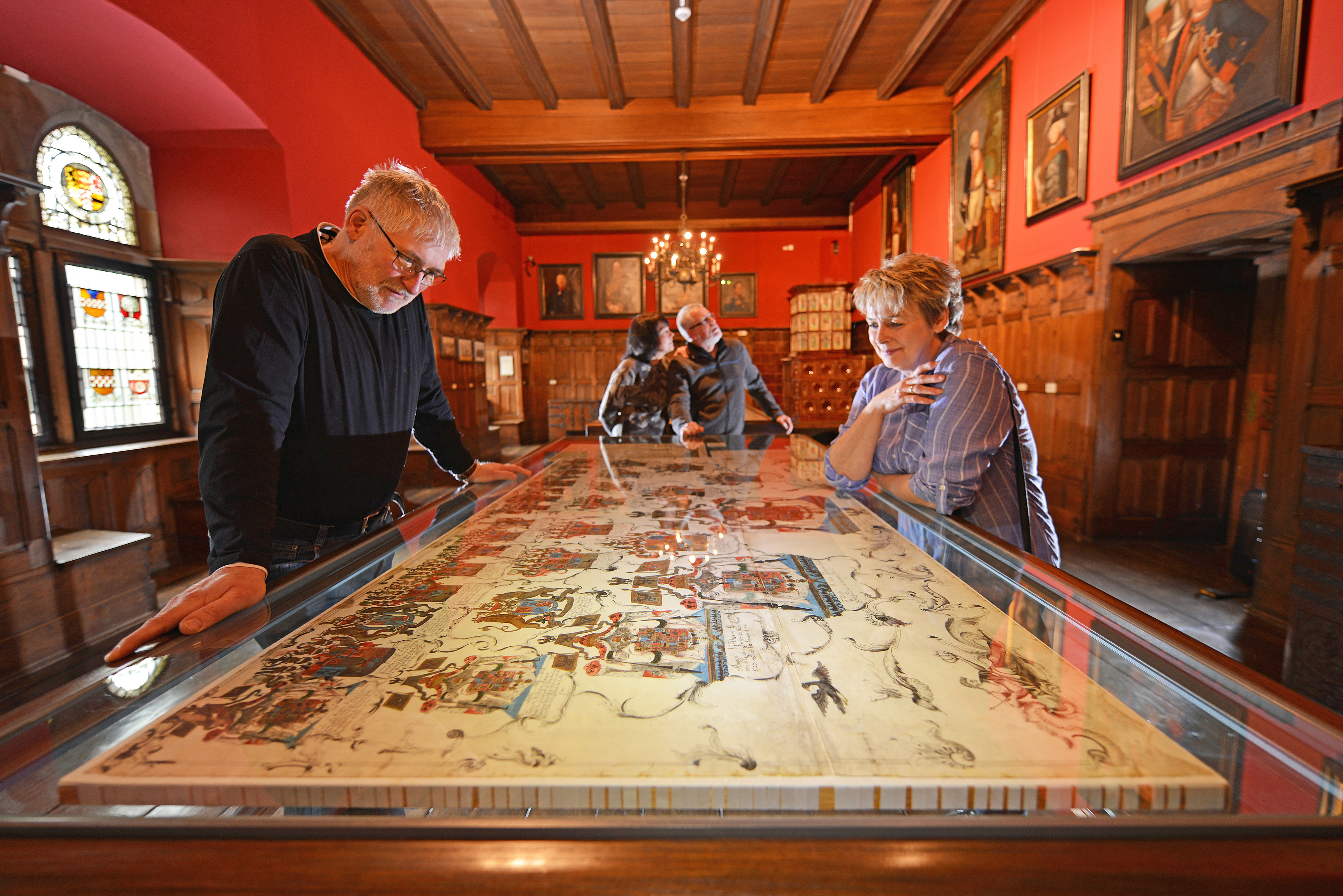 Burg Altena Schachbalken und Adler Foto Heinz-Dieter Wurm.jpg