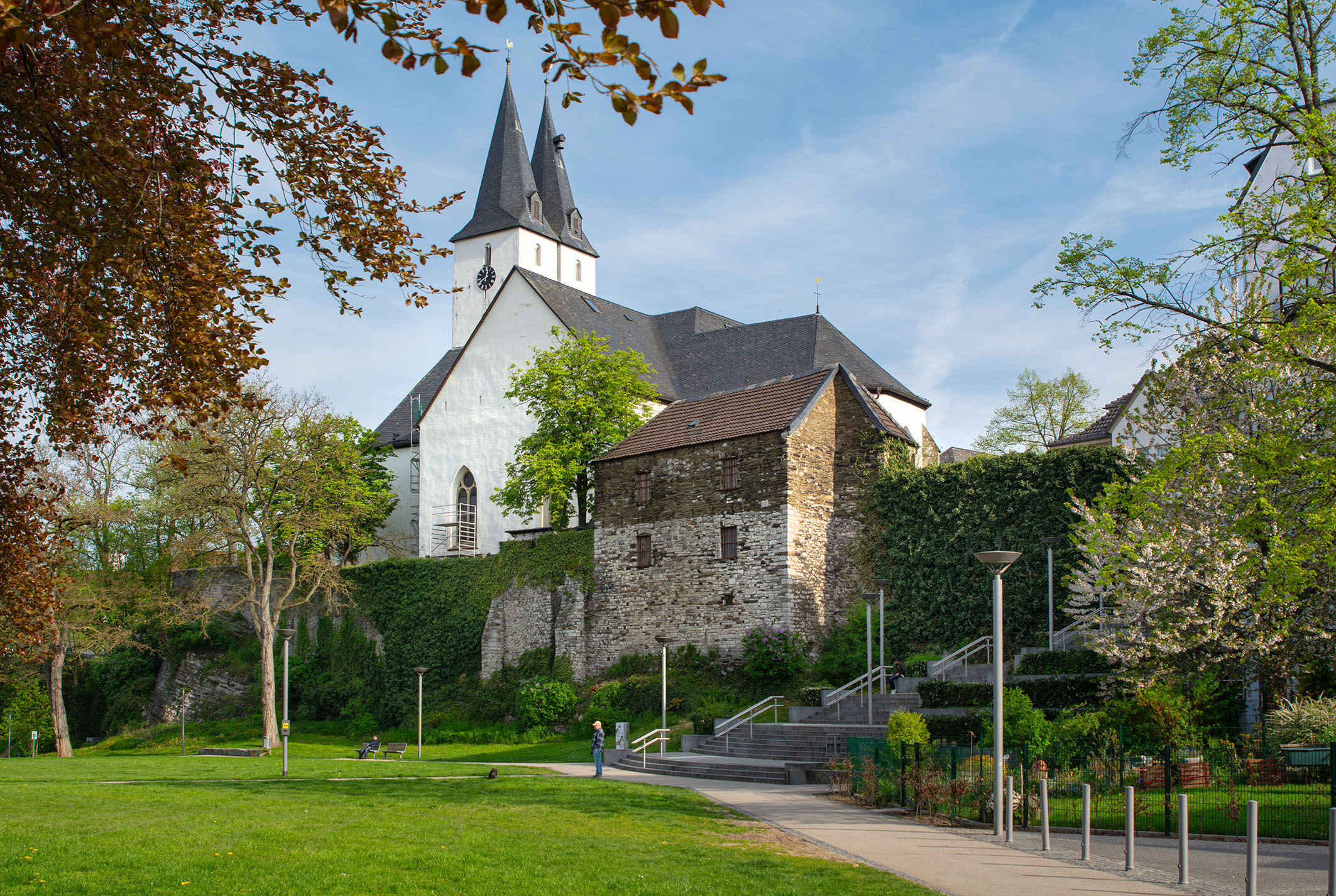 Fritz-Kuehn-Platz  Stadtmauer 1.jpg