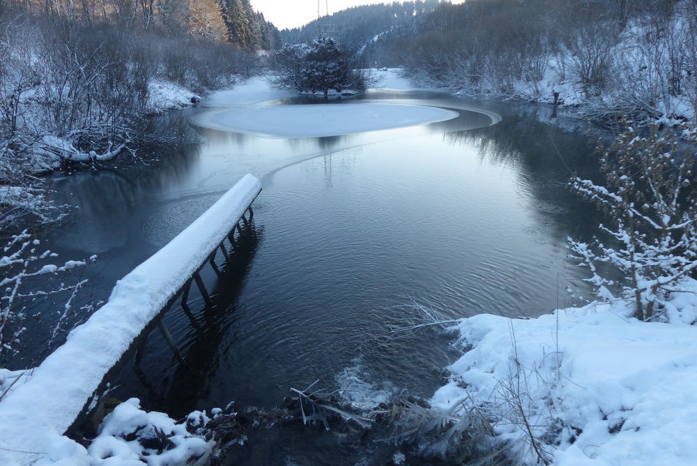 Die Teiche am Wegesrand im Winter