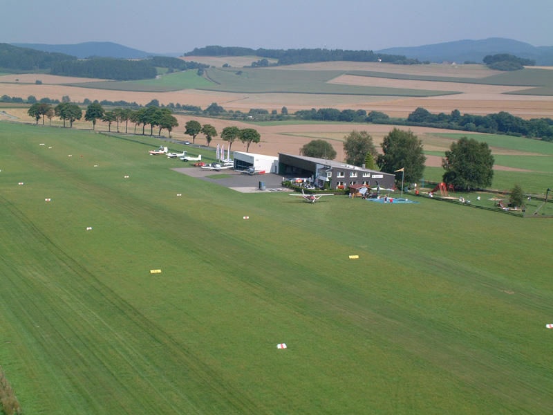 Flugplatz in Neuenrade-Küntrop von oben