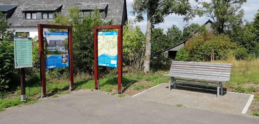 Rastmöglichkeit am Wanderparkplatz Wellin