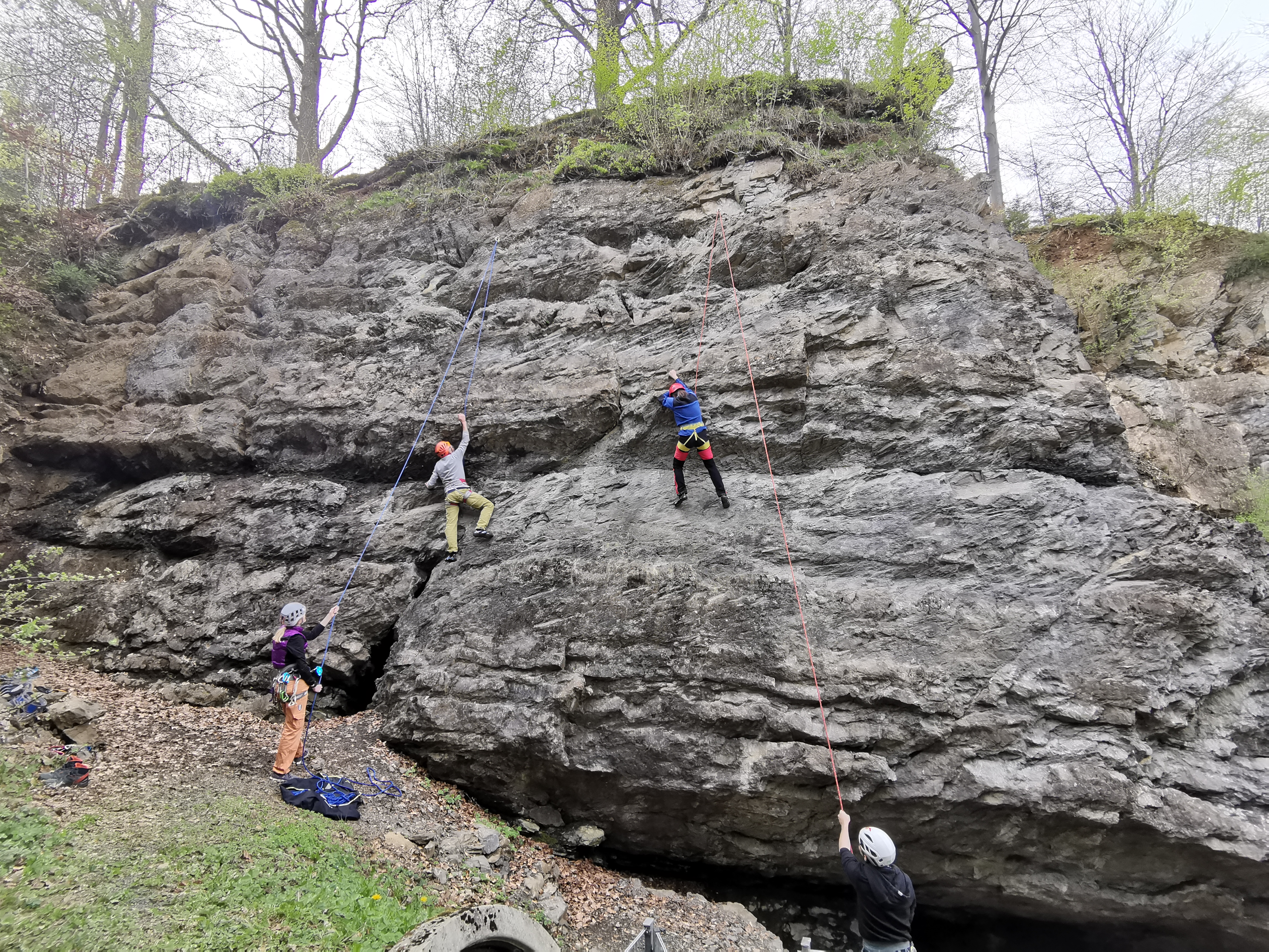 Klettern im Klettergebiet "Hülloch" in Kierspe