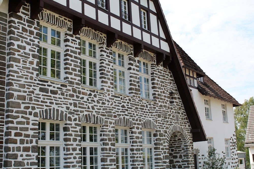 Detailblick auf die Bruchsteinfront