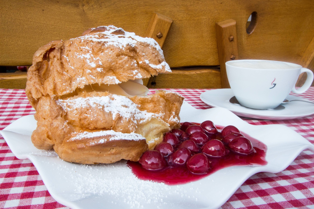 Leckere Windbeutel genießen - © Café-Restaurant Vedder