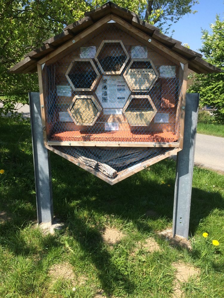 Insektenhotel am Wanderparkplatz