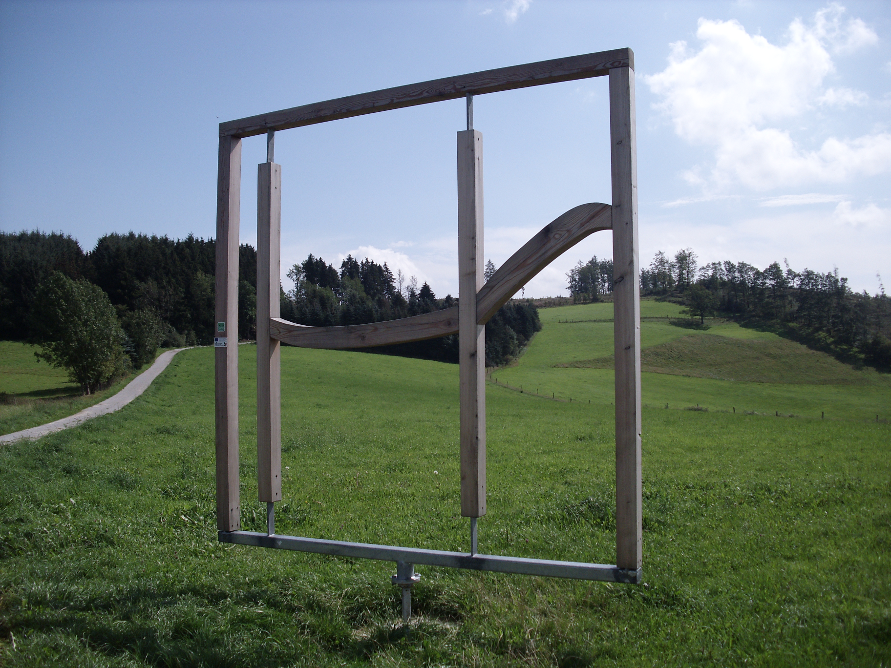 Drehbares H bei Neuenrade nahe Waldstadion auf dem Sauerland-Höhenflug