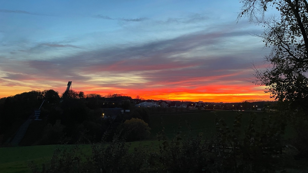 Ausblick vom Wanderparkplatz Schallershaus auf die Meinhardus-Mattenschanzen