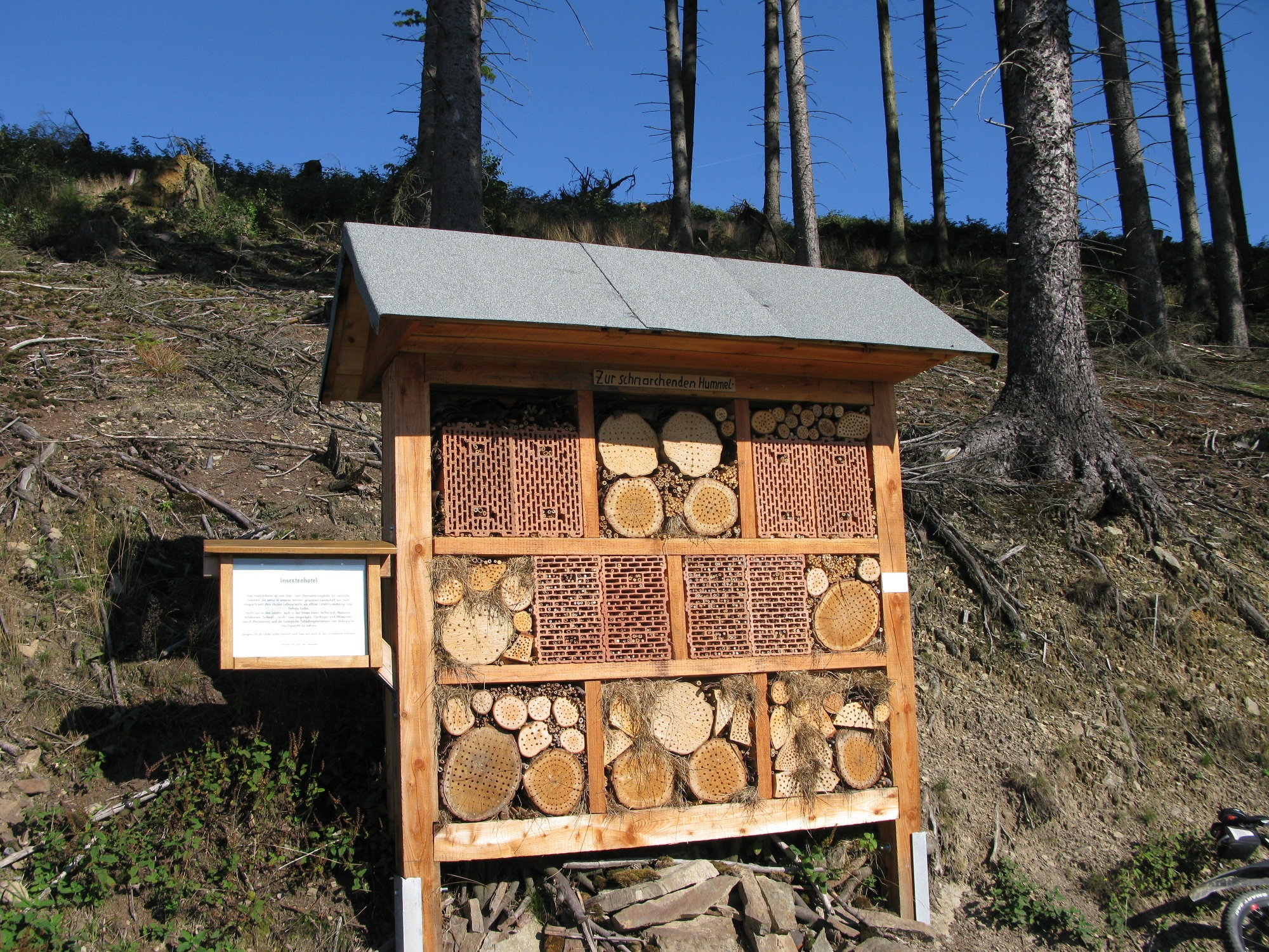 Insektenhotel Zur schnarchenden Hummel