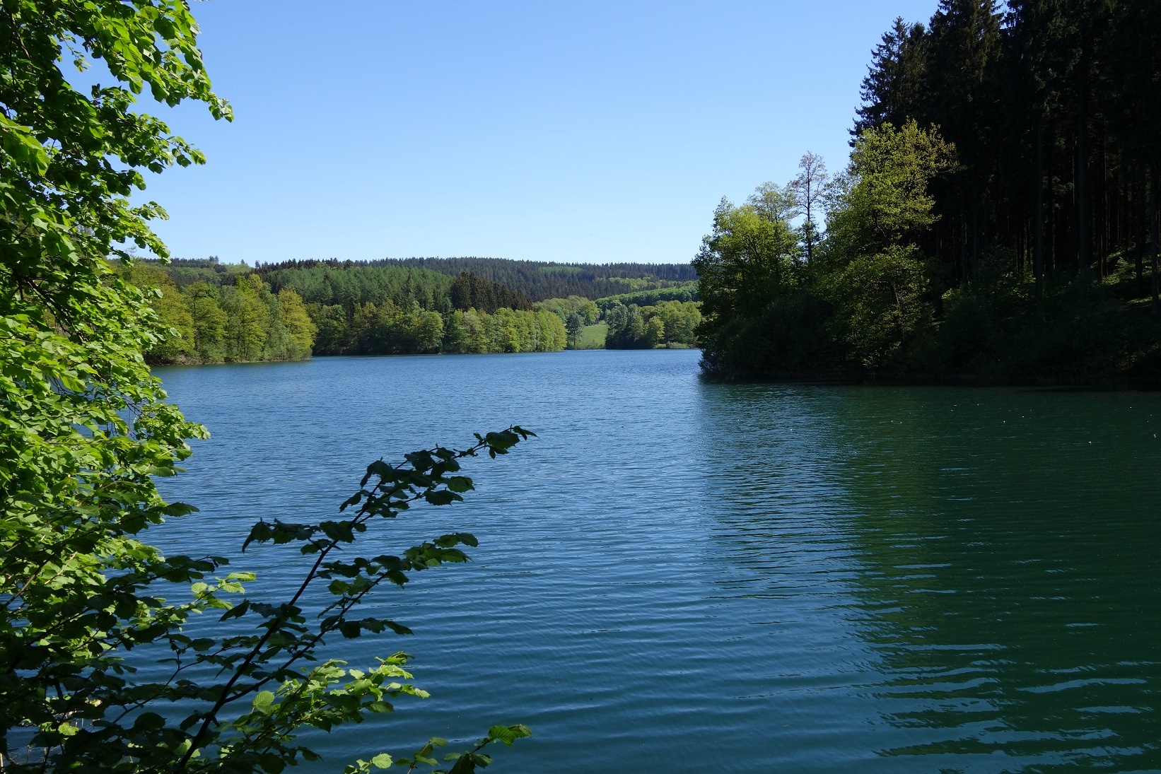 Herrliche Aussichten über die Talsperre