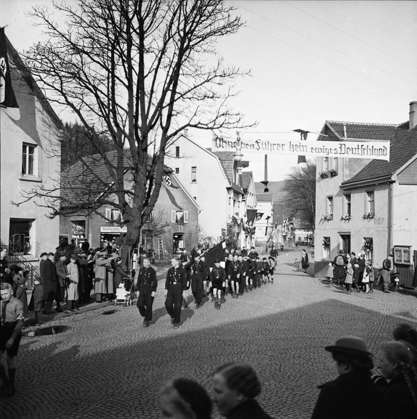 Jugend unterm Hakenkreuz